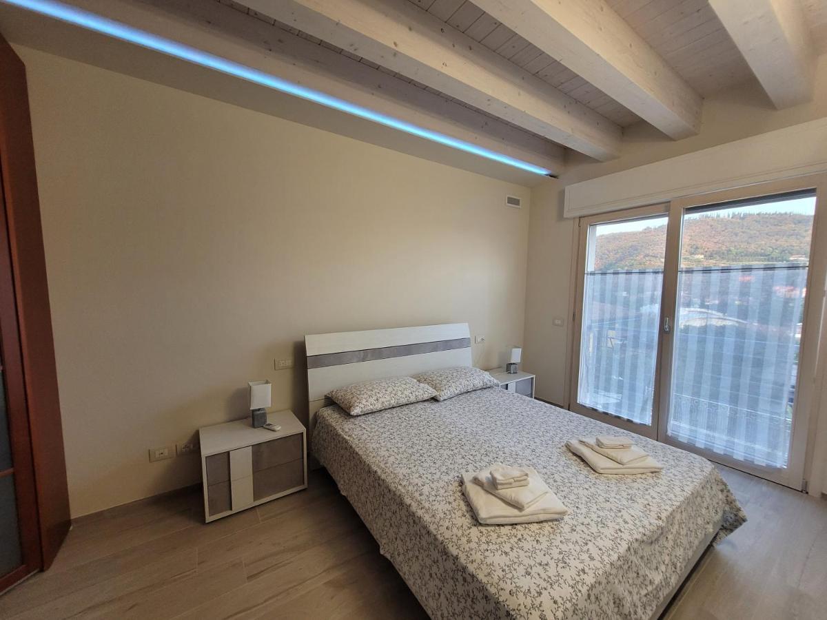 Garda View - Nuovo Appartamento Con Solarium Vista Lago Zewnętrze zdjęcie
