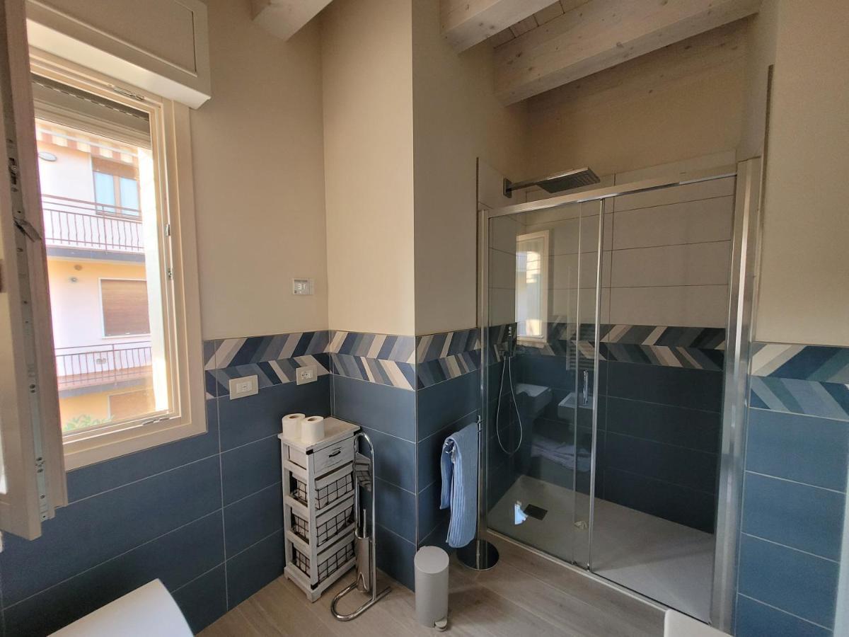 Garda View - Nuovo Appartamento Con Solarium Vista Lago Zewnętrze zdjęcie
