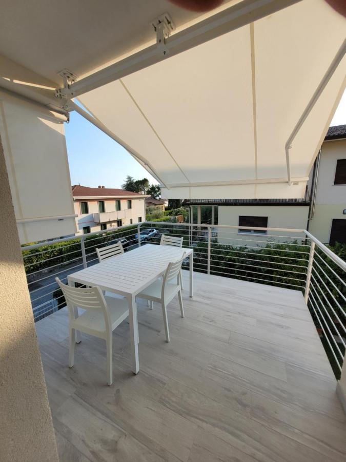 Garda View - Nuovo Appartamento Con Solarium Vista Lago Zewnętrze zdjęcie