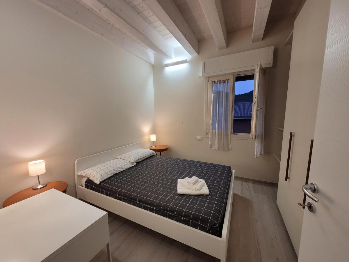 Garda View - Nuovo Appartamento Con Solarium Vista Lago Zewnętrze zdjęcie