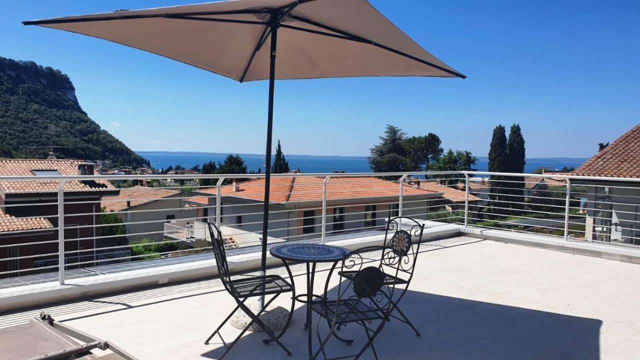 Garda View - Nuovo Appartamento Con Solarium Vista Lago Zewnętrze zdjęcie